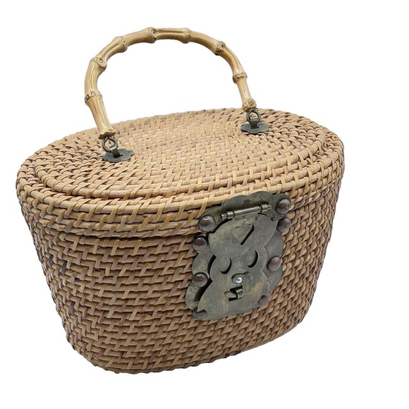 The Unbranded Brand Handbags - Vintage Wicker Woven Basket Bucket Purse Brass Koi Fish Clasp